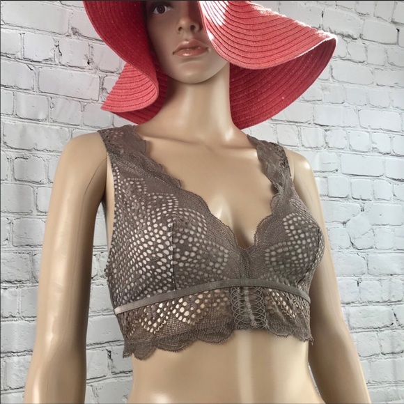 Victoria's Secret Very Sexy Lace Bralette Top - Picture 2 of 6